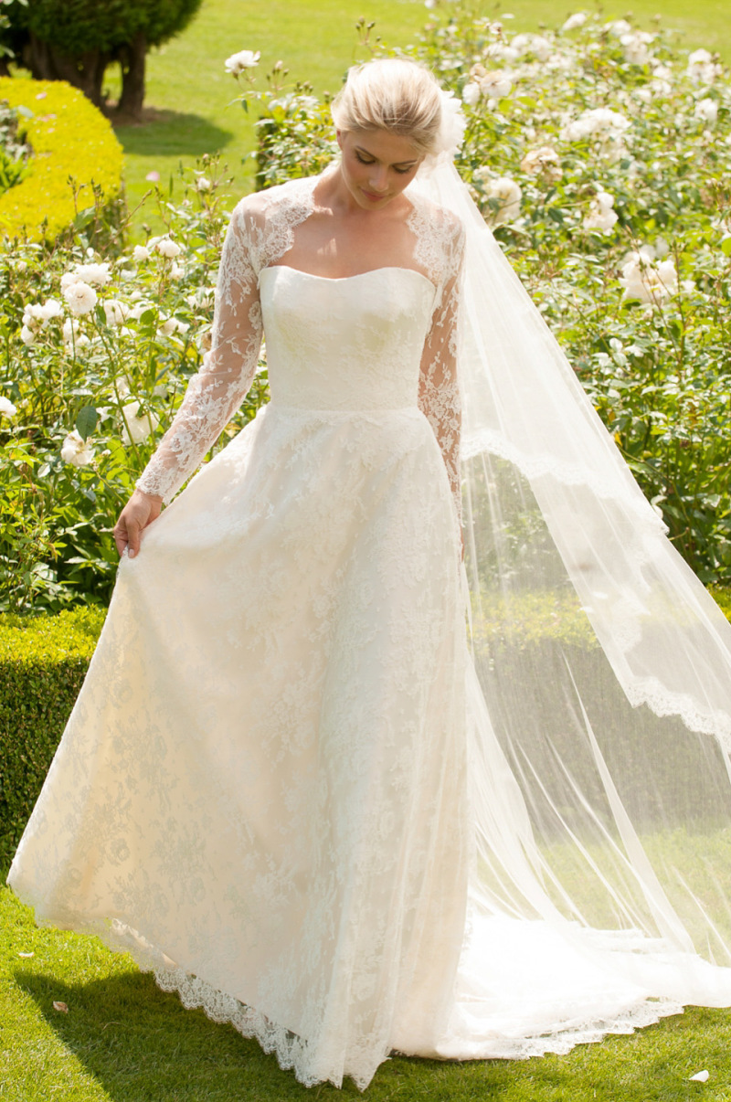 lynn ashworth, british bridal designer