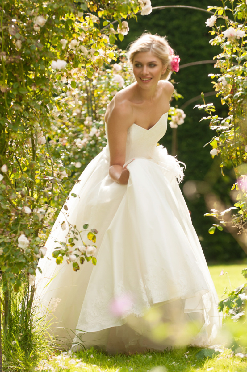 lynn ashworth, british bridal designer