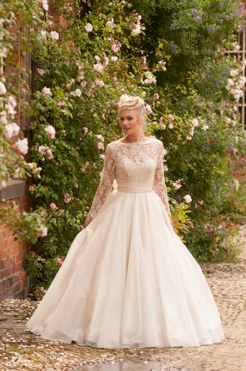 lynn ashworth, british bridal designer