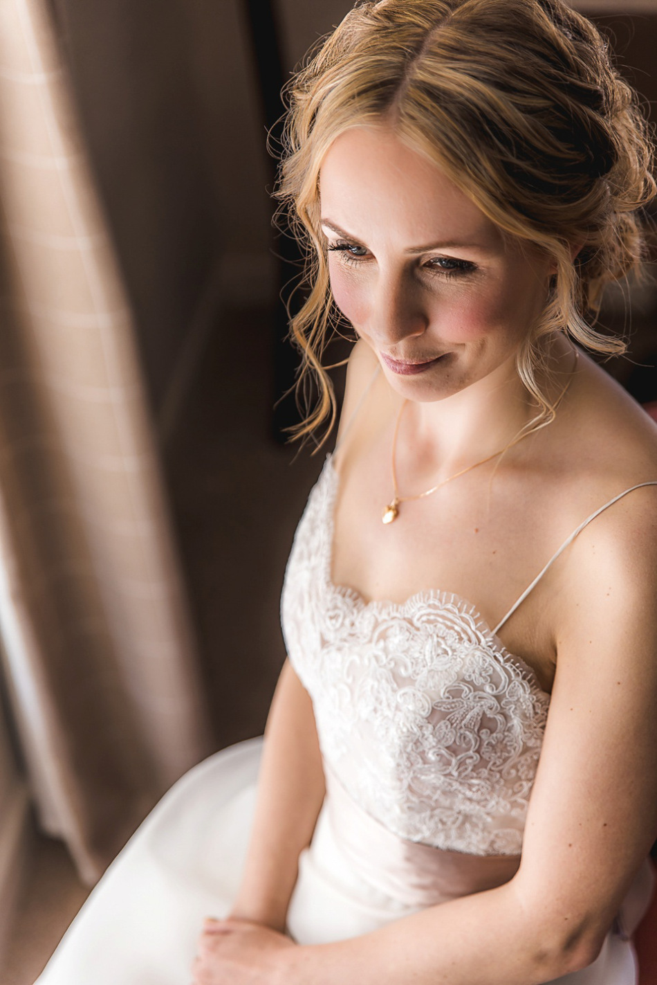 Spring Pastel Shades and Daisies for a Handemade Yorkshire Barn Wedding, Andrew Keher Photography.