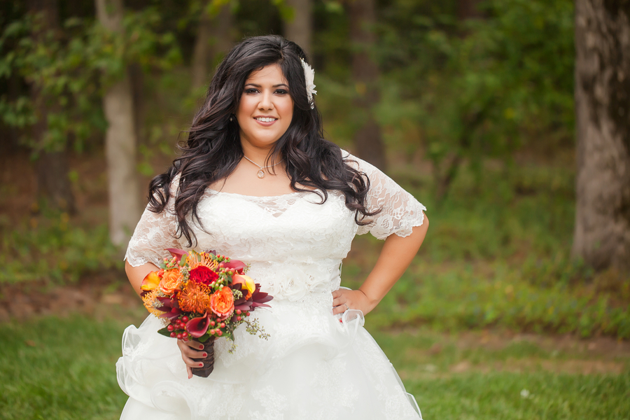 eskortere brændstof foredrag Real Plus Size Wedding} Rustic Fall Wedding | Casey Hendrickson Photography  - Plus Size Wedding Dress Reviews